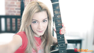 Sonya Sweet hátsó bejárata bekúrva