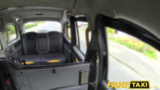 Fake Taxi - Méretes picsájú spanyol milf análba kúrva