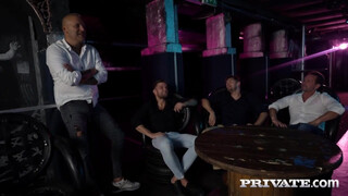 Private com - Tiffany Rousso és Cherry Kiss négy manussal közösül