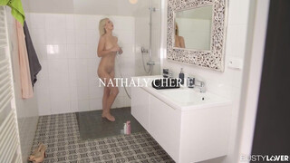 Nathaly Cherie puncija és popókája is bekúrva