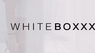 WHITEBOXXX - Liya Silver a izgató csöcsös spiné