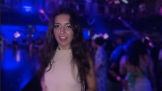 Szarvas spiné egyezett meg a klub wc-jében történő vad dugásba